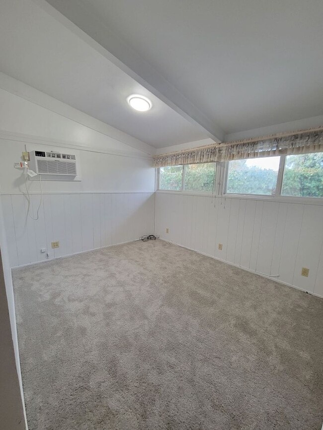 Building Photo - 3 Bedroom 2 Bath Home For Lease In Concord!