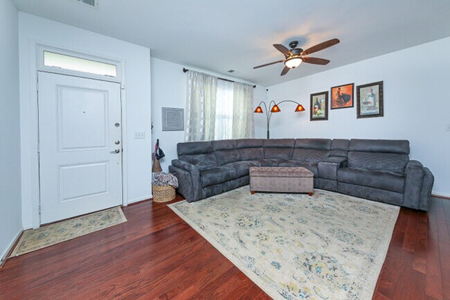Building Photo - 2650 Leytonstone Dr