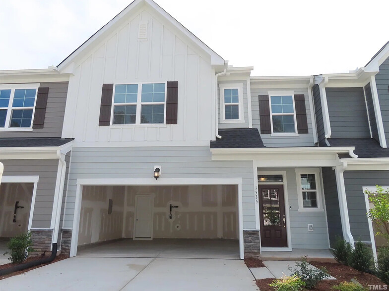 Building Photo - Room in Townhome on Chirping Bird Ct