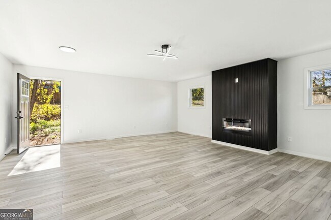 Building Photo - 597 Paper Mill Rd