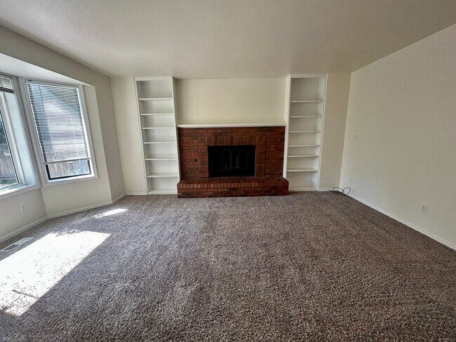 Building Photo - 4271 N Pennfield Pl