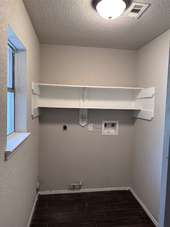 Building Photo - 4430 Leyland Dr