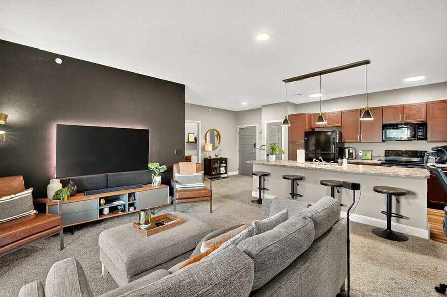 Building Photo - 8350 Cascade Ave