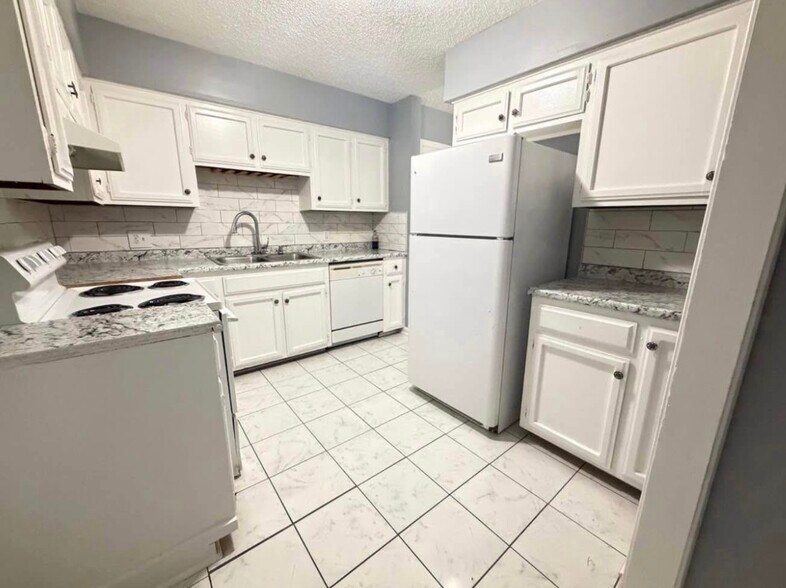Building Photo - 3515 Yorkfield Dr