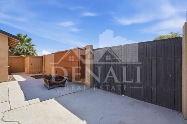 Building Photo - 5654 W Mountain View Rd