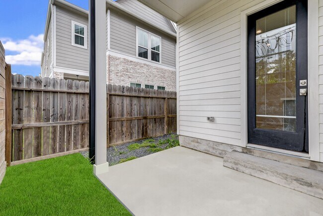 Building Photo - 2539 Judiway St