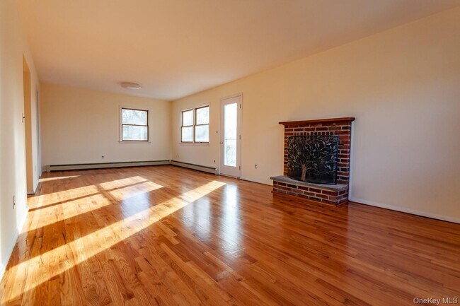 Building Photo - 55 Holland Ave