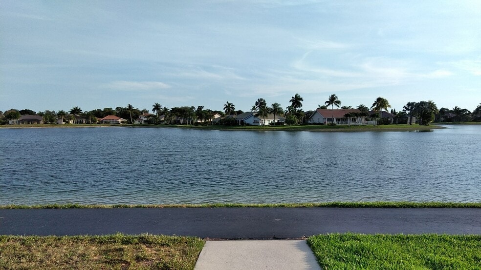 Berkshire Lake (southern view) - 582 Windsor Sq