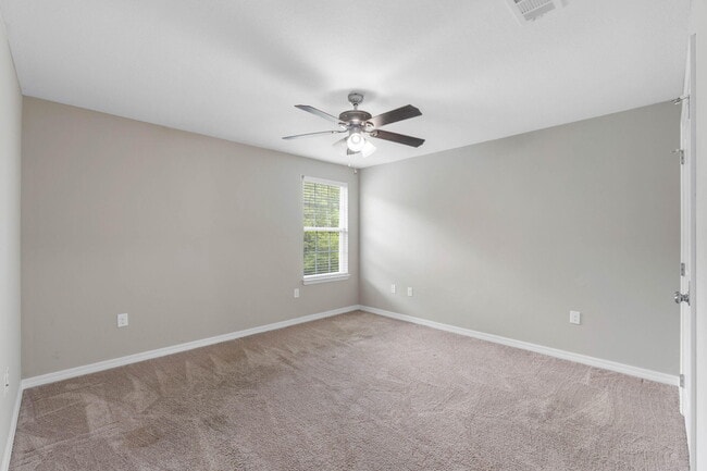 Building Photo - 426 Eisenhower Dr
