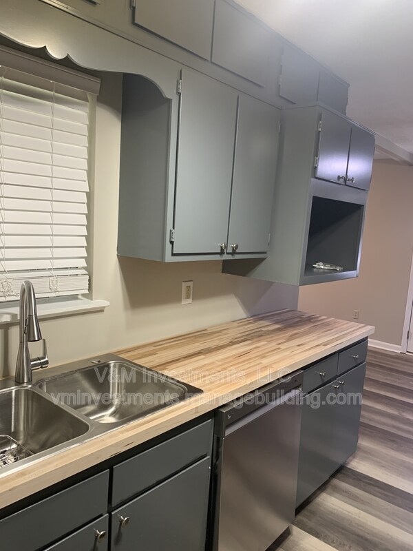 Building Photo - 3837 Wem Dr