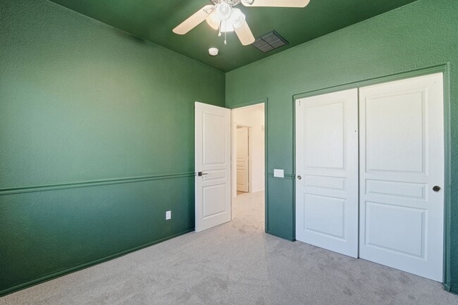 Building Photo - Beautiful 3-bedroom, 2-bathroom residence in the lively city of Mesa, Arizona!
