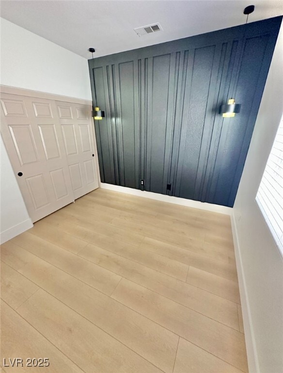 Building Photo - 10195 Queensbury Ave