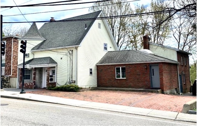 Primary Photo - 172 Pleasant St