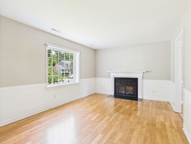 Building Photo - 1917 Millsap Ln