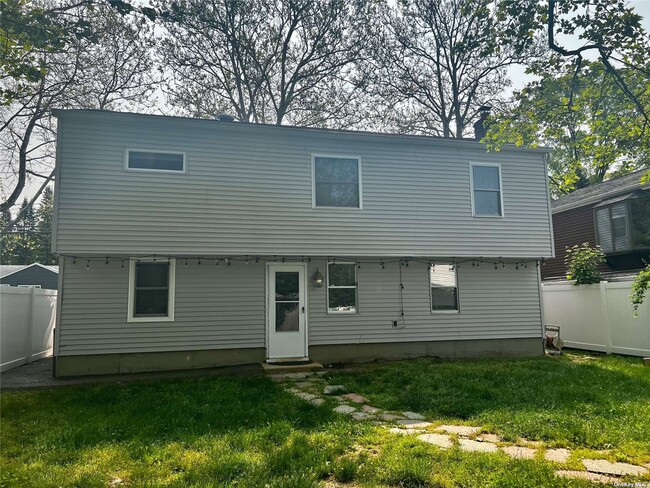 Primary Photo - 25 Juanita Ave