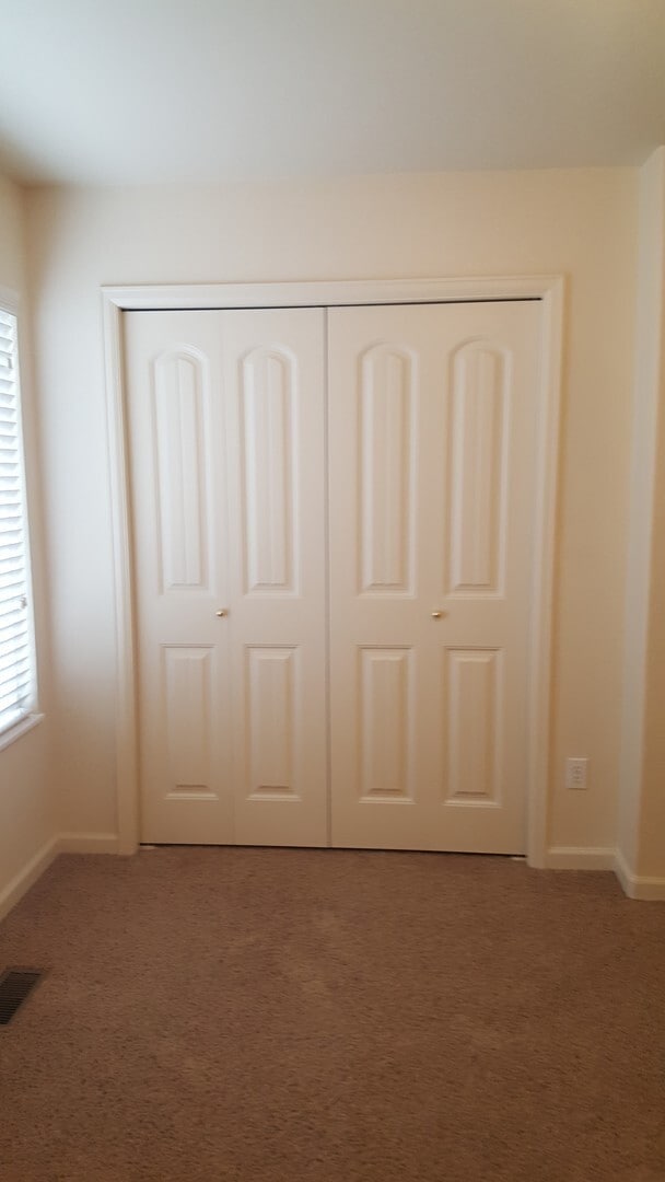 Building Photo - 925 S Meadow Ct