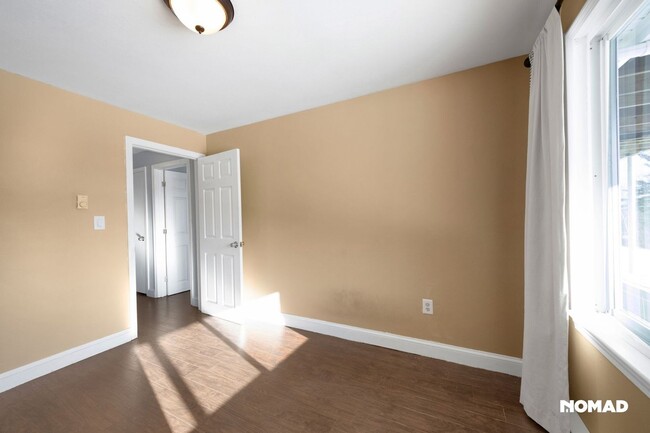 Building Photo - 2 Bedroom Condo in Londonderry