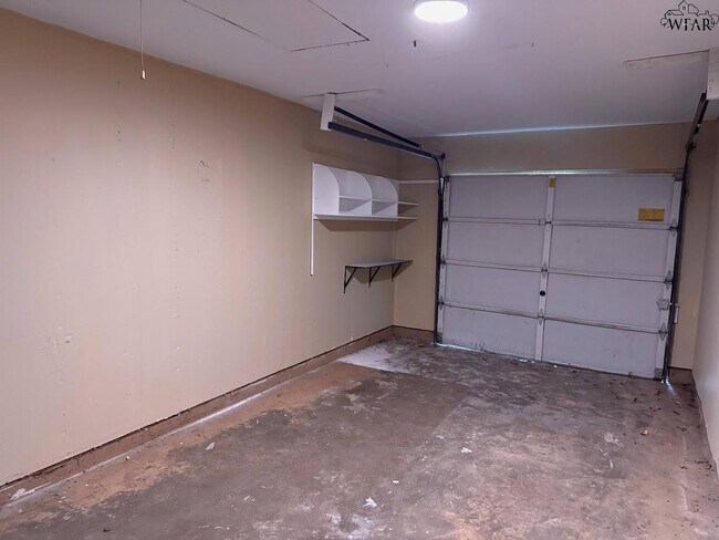 Building Photo - 1827 Eden Ln