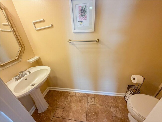 Building Photo - 2760 Rusticwood Dr SW
