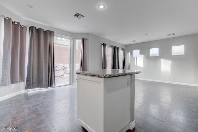 Building Photo - 3637 Pinnate Dr