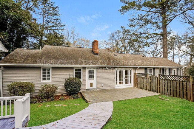 Building Photo - 3401 White Oak Rd