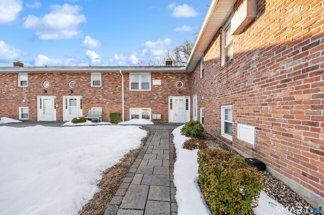 Building Photo - 63 Creamery Rd