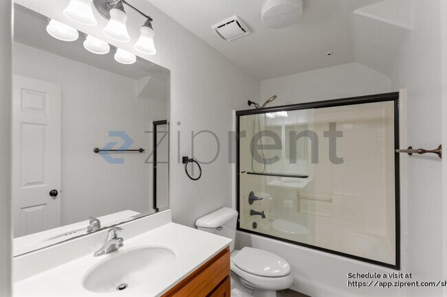 Building Photo - 4952 Haight Terrace