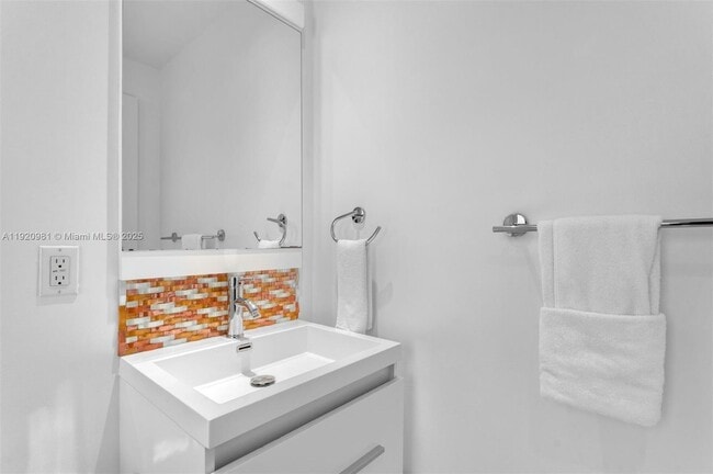 Building Photo - 101 SW 21st Rd