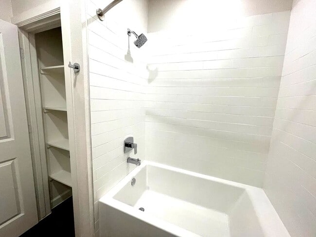 Building Photo - 2300 N Friendship Rd