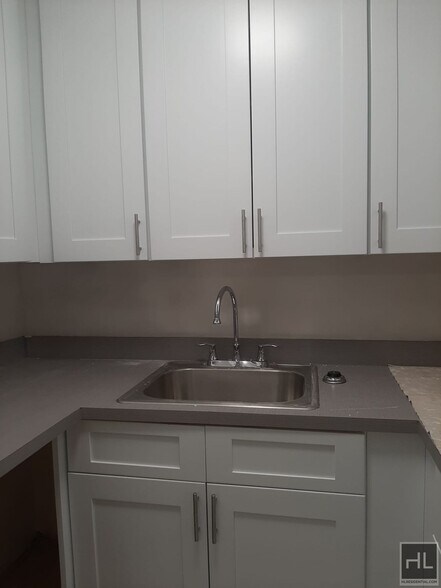 Building Photo - GRAND CENTRAL PARKWAY