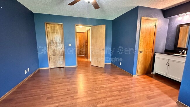 Building Photo - 1210 Glenwood Dr