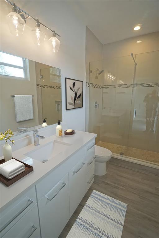 Building Photo - 4102 N Thatcher Ave