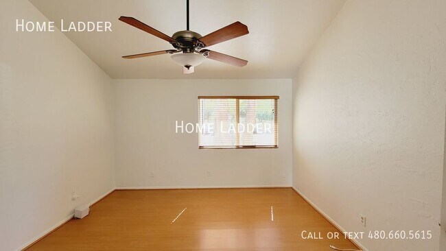 Building Photo - Spacious Townhouse in Tempe!