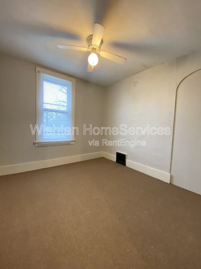 Building Photo - 209 Chandler Blvd