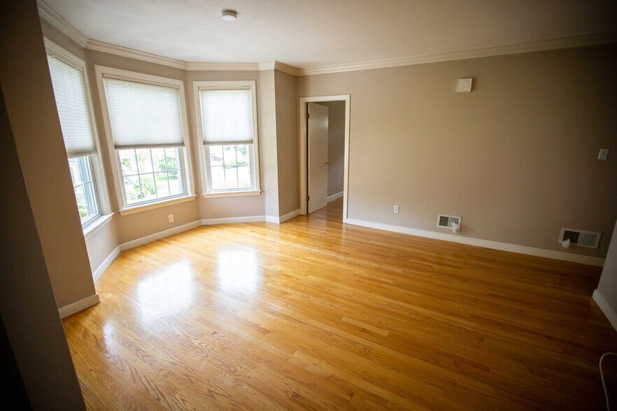 Building Photo - 15 Harrison St