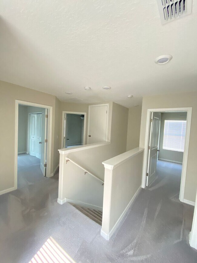 Building Photo - 7012 Samuel Ivy Dr
