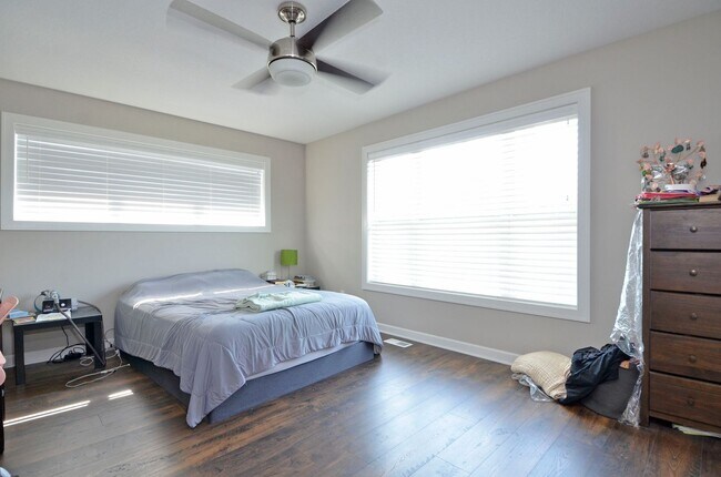Building Photo - Beautiful 4-Bed 3-Bath Home in Minneapolis - Available 9/10!