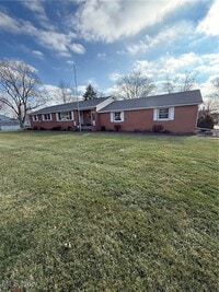 Building Photo - 964 Country Club Dr