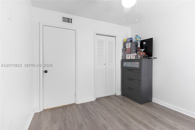 Building Photo - 12990 SW 88th Ln