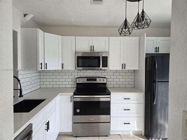 Building Photo - 10301 NW 33rd St