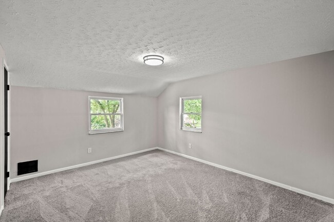 Building Photo - Stunning 3 bedroom home in Penn Hills avai...