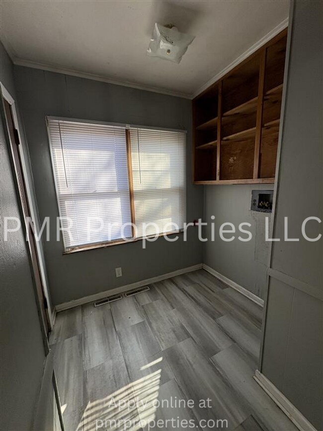 Building Photo - 901 S 14th St