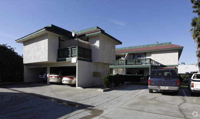 Primary Photo - 121 N Pritchard Ave