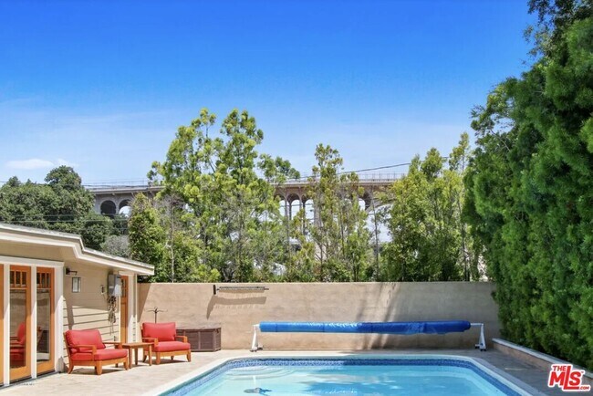 Building Photo - 130 S Arroyo Blvd