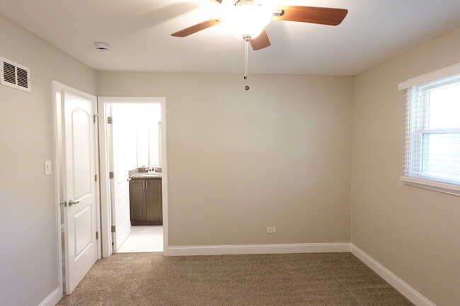 Building Photo - 3136 Olive Rd