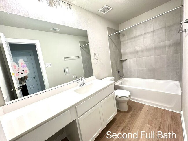 Building Photo - 21630 Wave Holw Dr