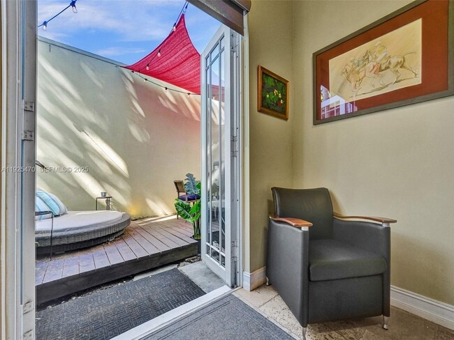 Building Photo - 2356 Wilton Dr