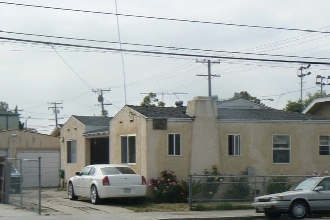 Building Photo - 1859 Orange Ave