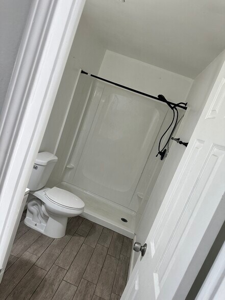 Downstairs bathroom - 272 E Jackson St