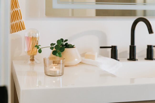 Building Photo - 723 Mt Vernon Ave